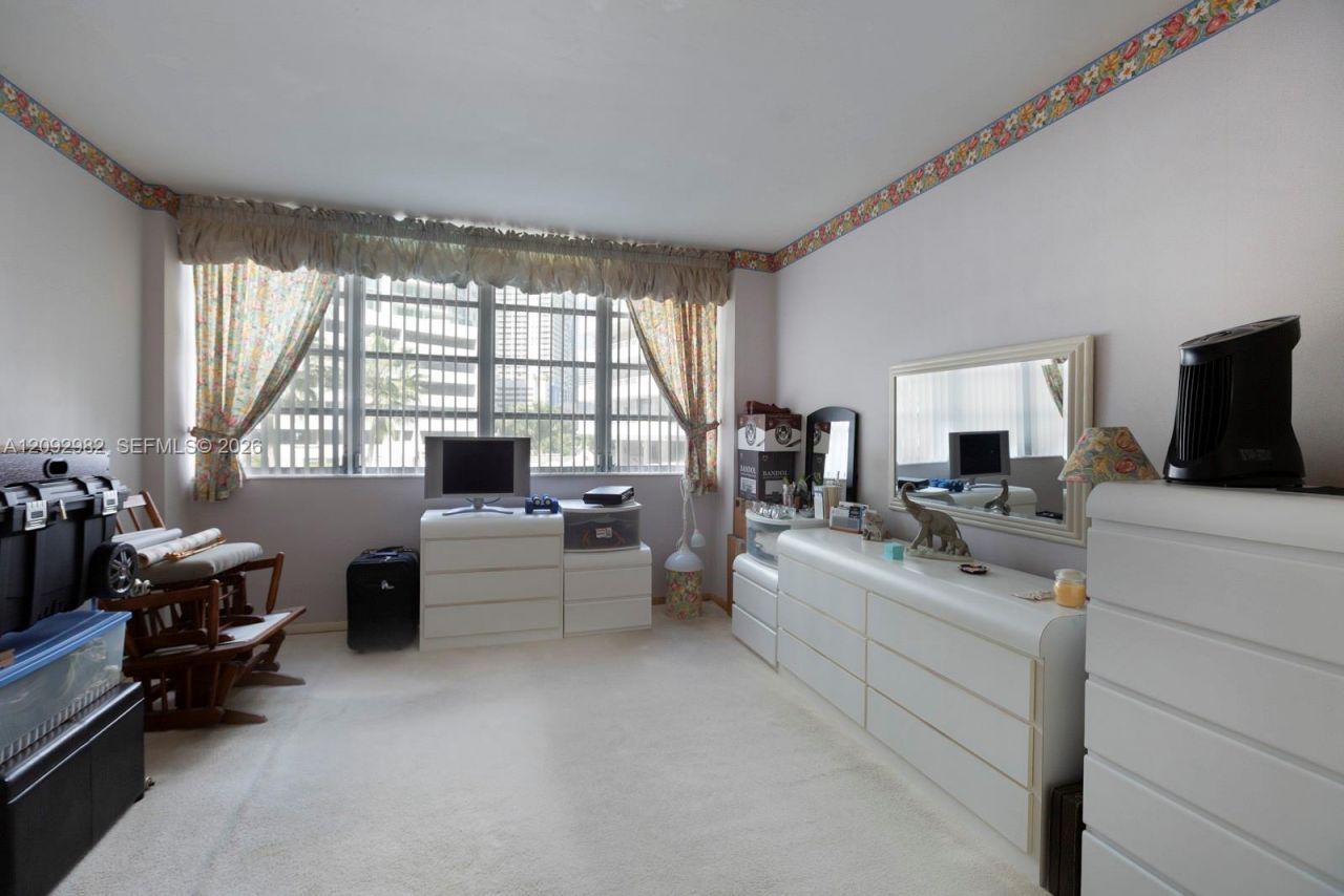 1408 Brickell Bay Dr, Unit 414, Miami, FL 33131 Photo