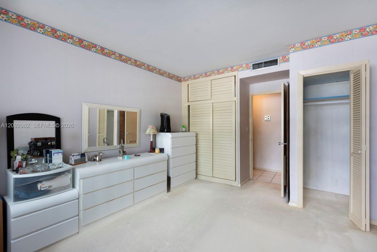 1408 Brickell Bay Dr, Unit 414, Miami, FL 33131 Photo