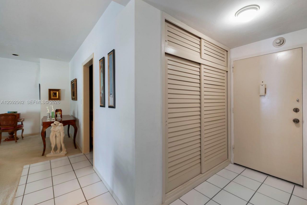 1408 Brickell Bay Dr, Unit 414, Miami, FL 33131 Photo