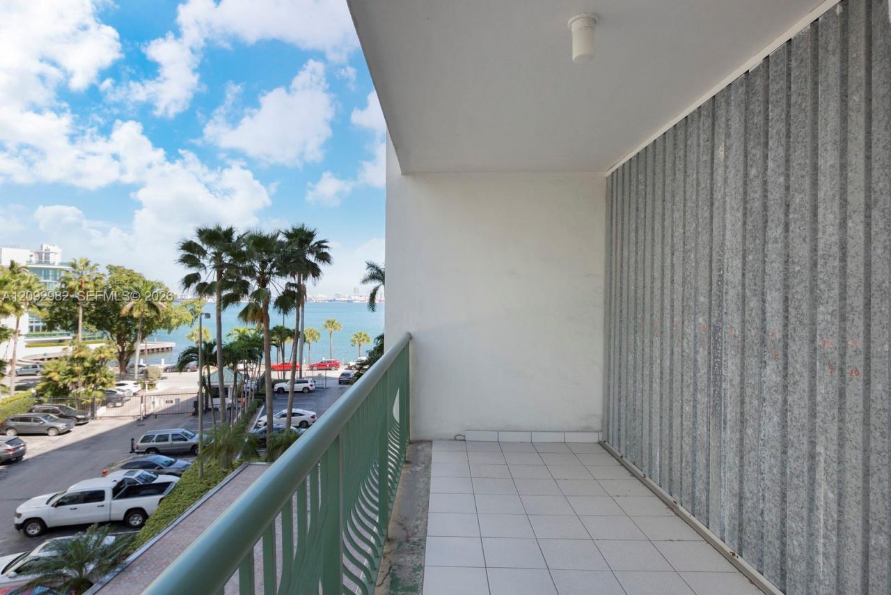 1408 Brickell Bay Dr, Unit 414, Miami, FL 33131 Photo