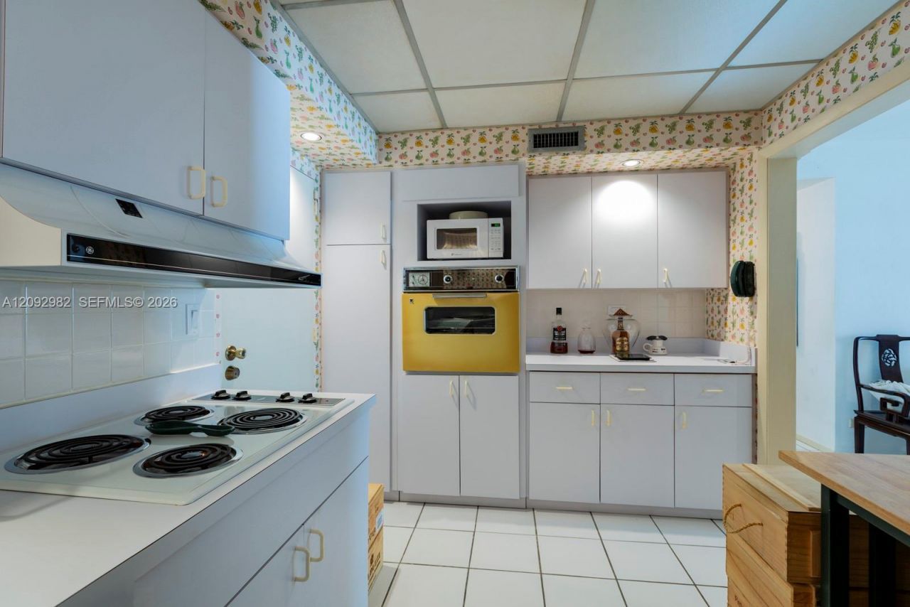 1408 Brickell Bay Dr, Unit 414, Miami, FL 33131 Photo