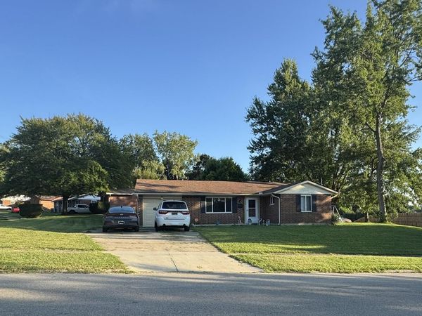 1305 Saratoga Drive, Troy, OH 45373