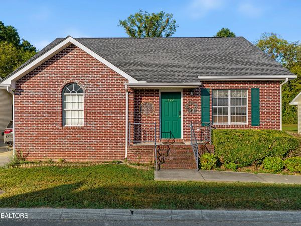 322 Creekwalk Blvd, Pigeon Forge, TN 37863