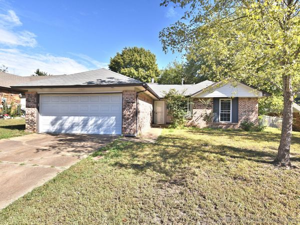5605 S Juniper Avenue, Broken Arrow, OK 74011