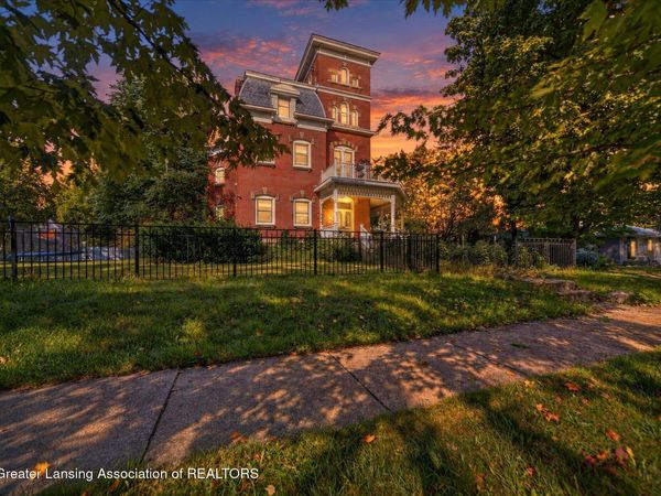 306 S Lansing Street, St. Johns, MI 48879