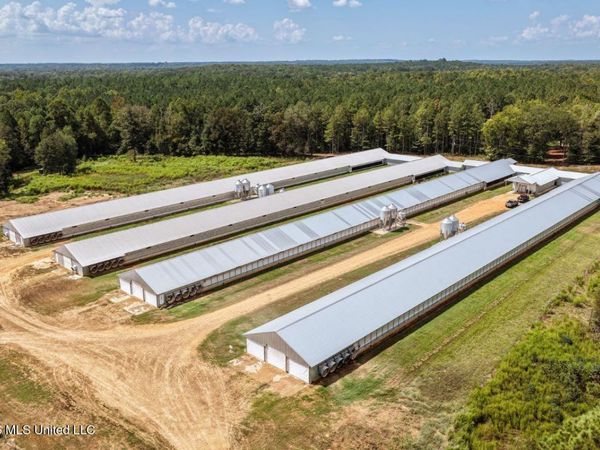300 Center Crossing Road, Kosciusko, MS 39090