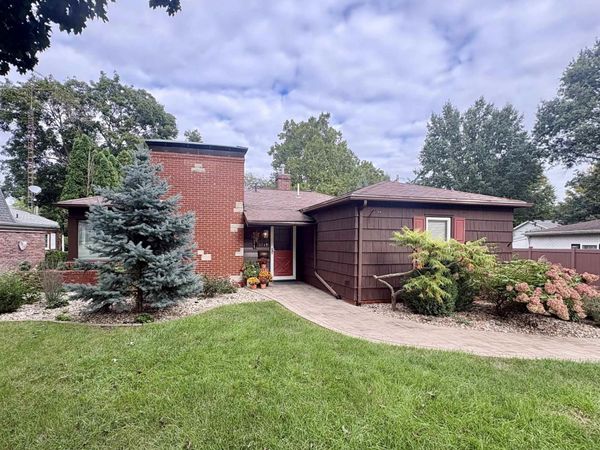 1749 N ACADEMY Street, Galesburg, IL 61401