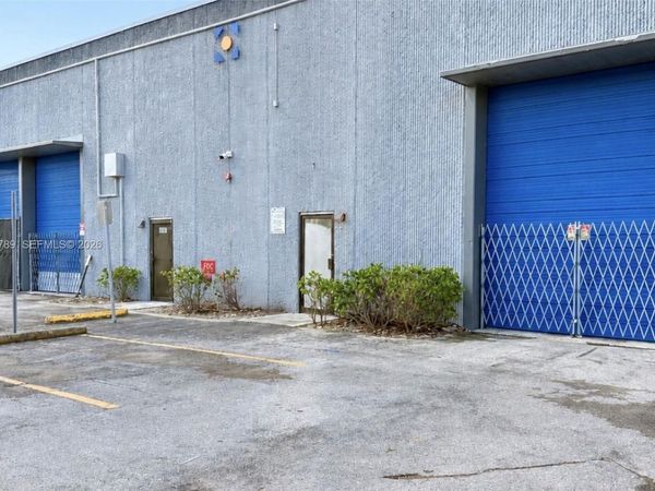 5596 NW 161st St , Miami Gardens, FL 33014