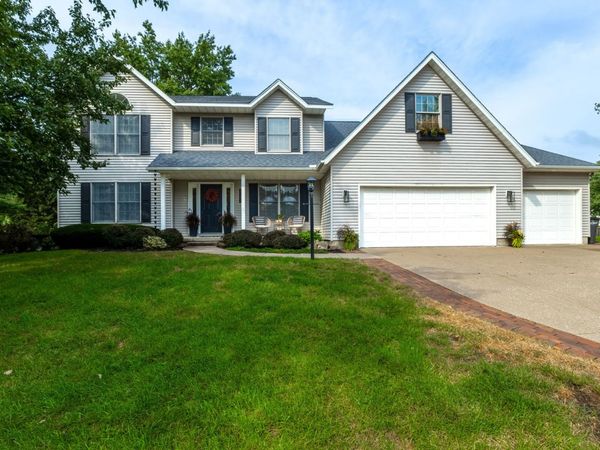 5620 Dodds Drive , Bettendorf, IA 52722