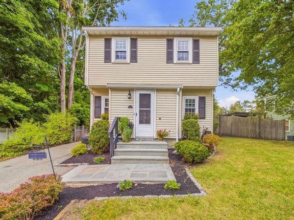 33 School St, Hanover, MA 02339