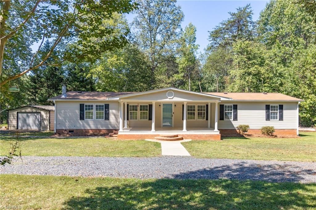 150 Austin Lane, Stokesdale, NC 27357 Main Photo