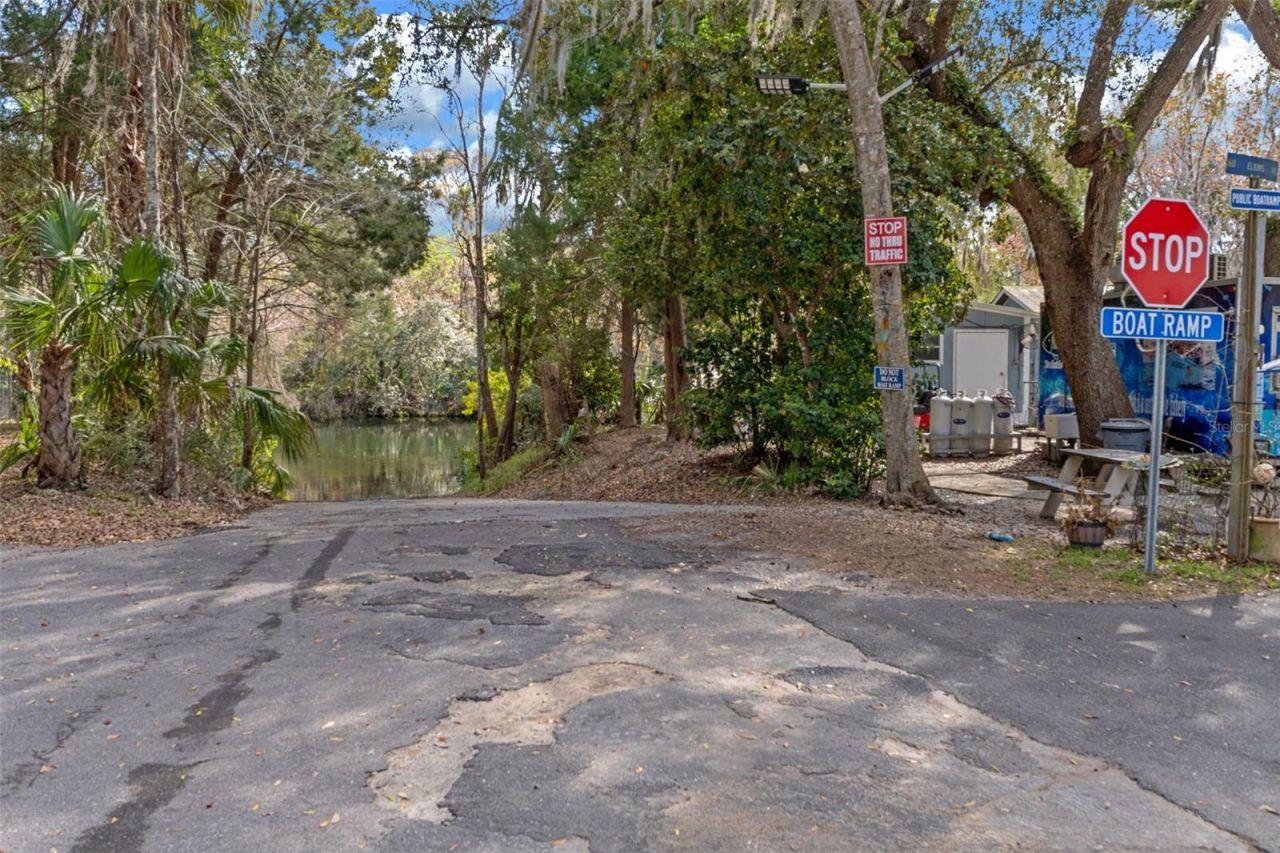 35 Captains Cove Road , Inglis, FL 34449 Photo