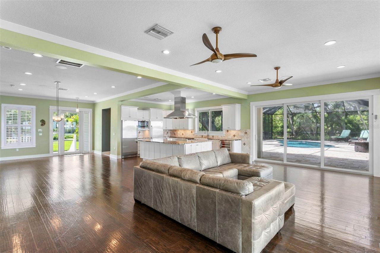 2805 Gulf City Road, Ruskin, FL 33570 Photo