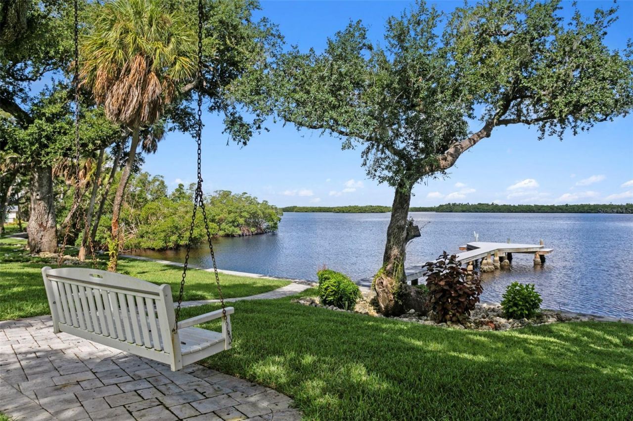 2805 Gulf City Road, Ruskin, FL 33570 Photo