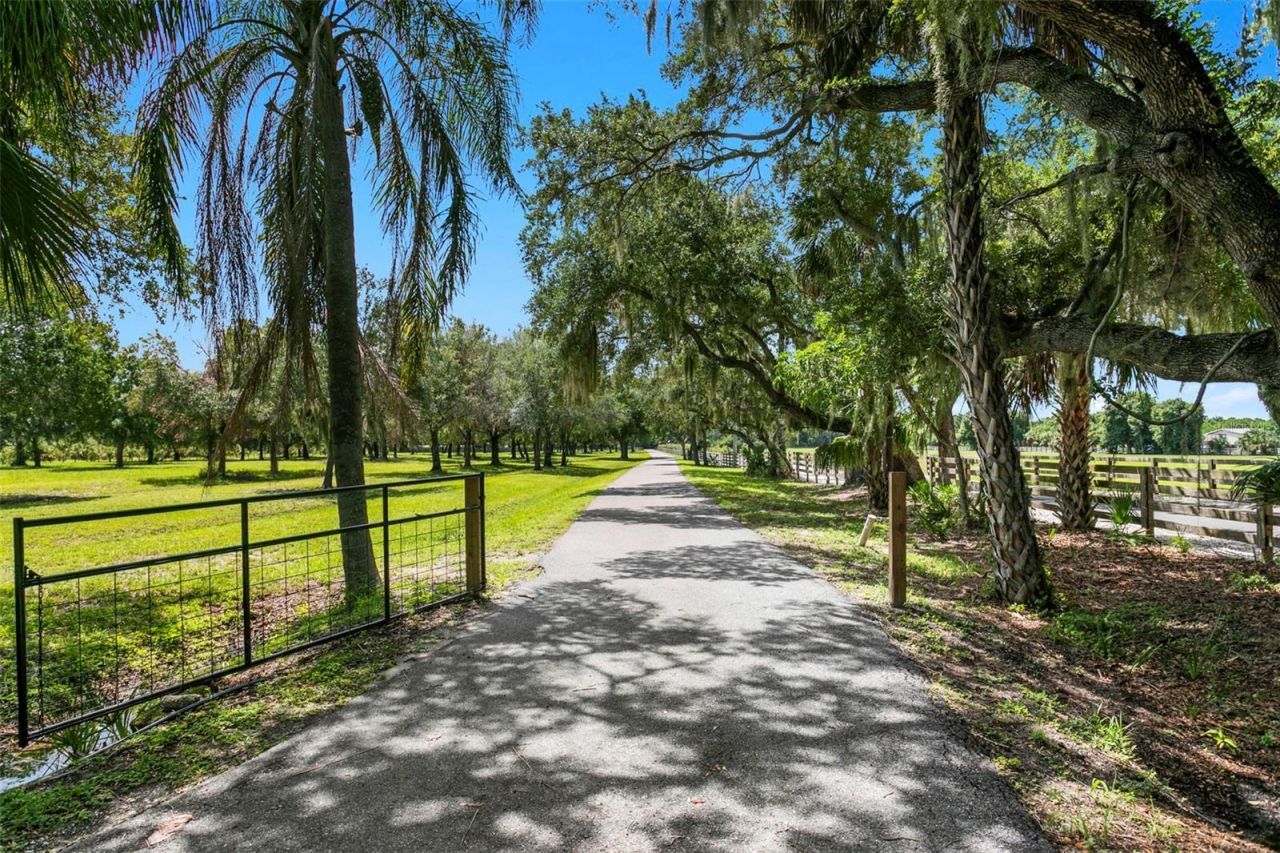 2805 Gulf City Road, Ruskin, FL 33570 Photo