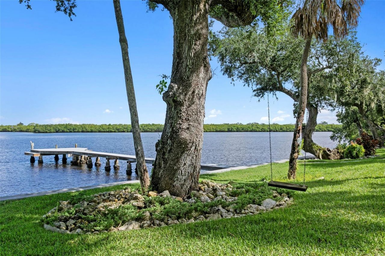 2805 Gulf City Road, Ruskin, FL 33570 Photo