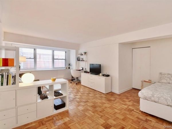 210 E 63rd Street , Unit 11B, New York (Manhattan), NY 10065