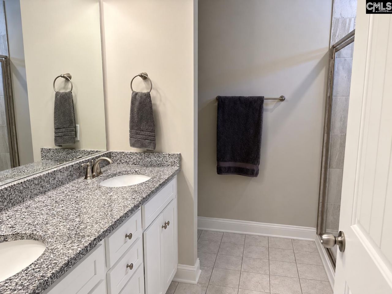 318 Clarendon Court  Photo 13