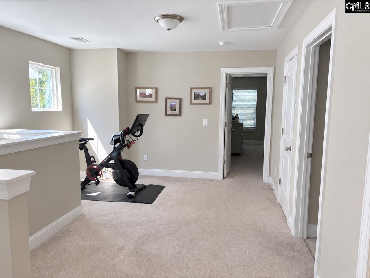 318 Clarendon Court  Photo 14