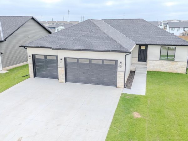 935 W Santa Clara Street, Lincoln, NE 68523
