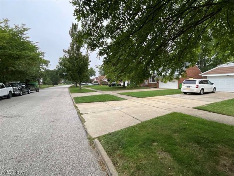 24079 Glenbrook Boulevard, Euclid, OH 44117 Photo 3