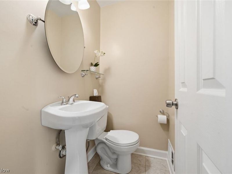 567 Twilight Drive, Seven Hills, OH 44131 Photo 11