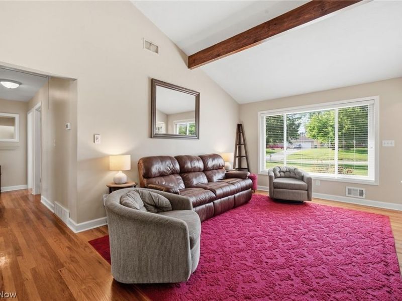 567 Twilight Drive, Seven Hills, OH 44131 Photo 2