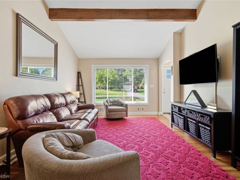 567 Twilight Drive, Seven Hills, OH 44131 Photo 3