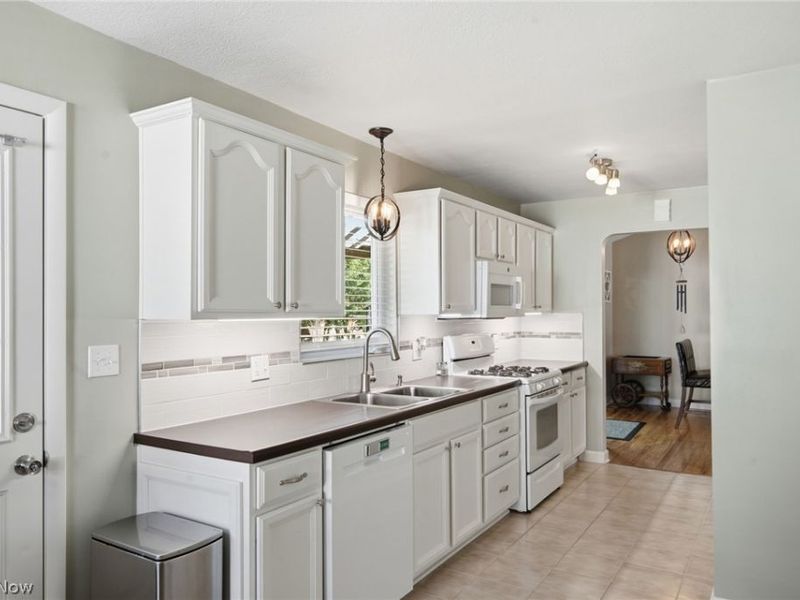567 Twilight Drive, Seven Hills, OH 44131 Photo 7