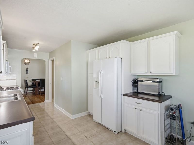 567 Twilight Drive, Seven Hills, OH 44131 Photo 8