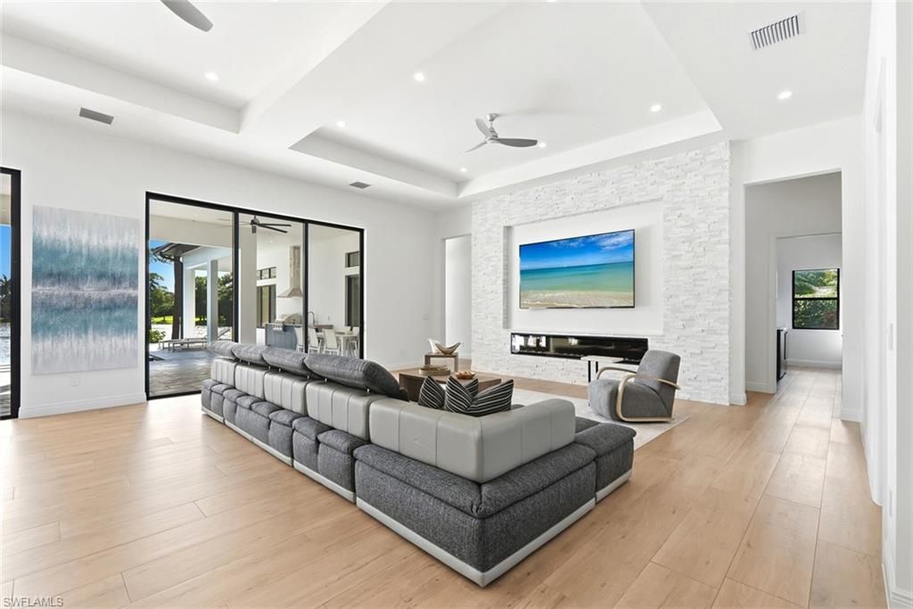 6590 Trail Blvd , Naples, FL 34108 Photo