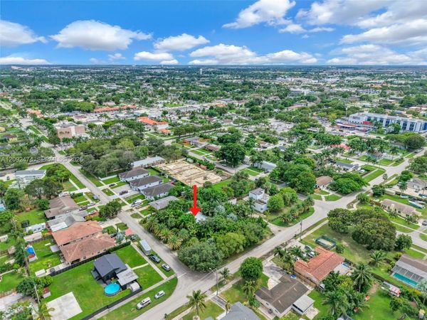 182 NW 16th St , Homestead, FL 33030