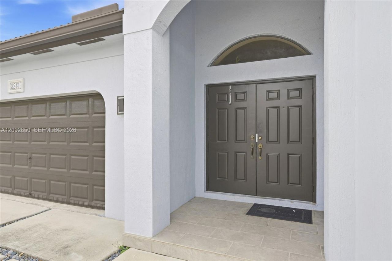 3241 SW 147th Ct, Miami, FL 33185 Photo