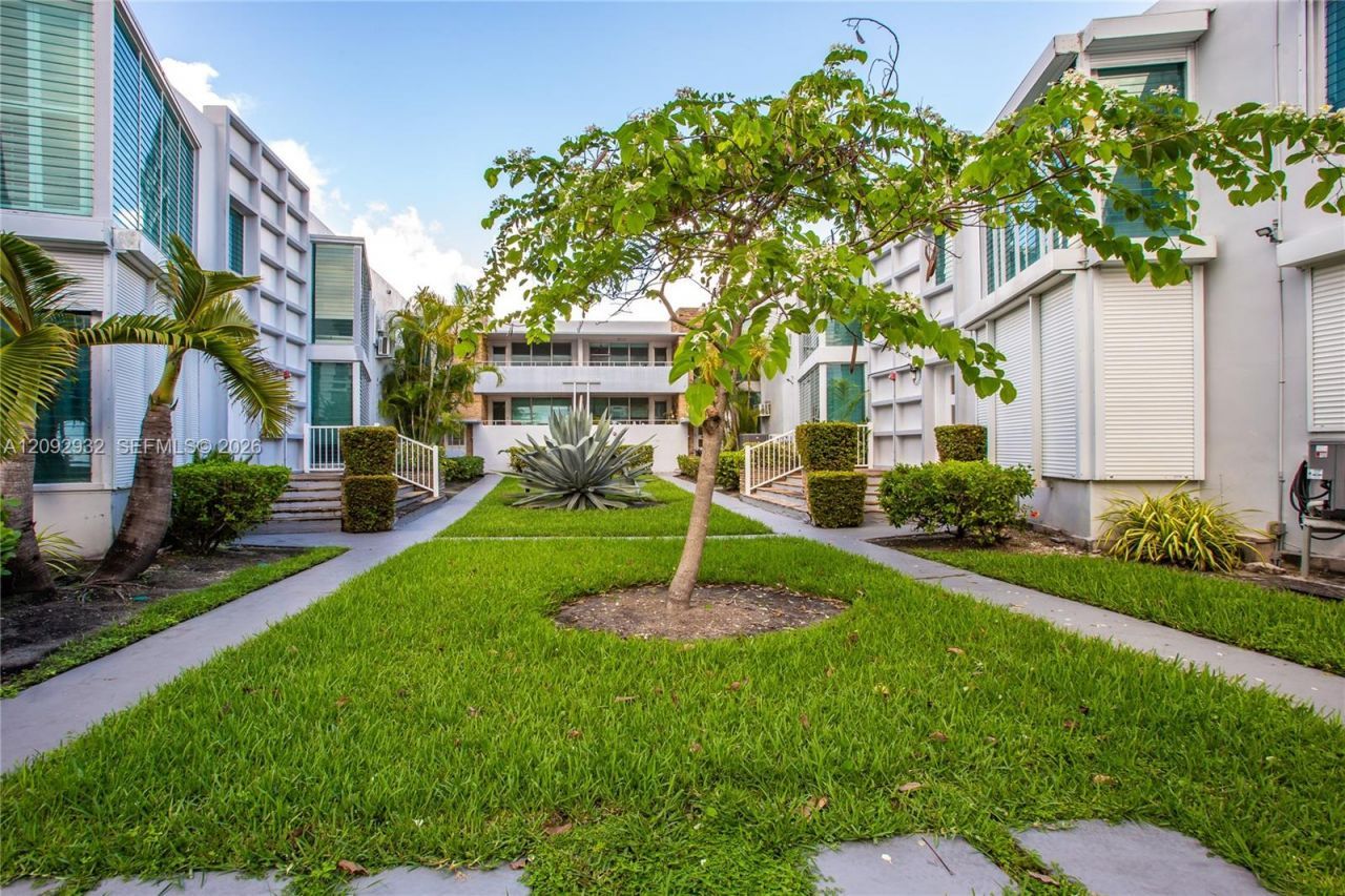 10178 Collins Ave , Unit 202, Bal Harbour, FL 33154 Photo