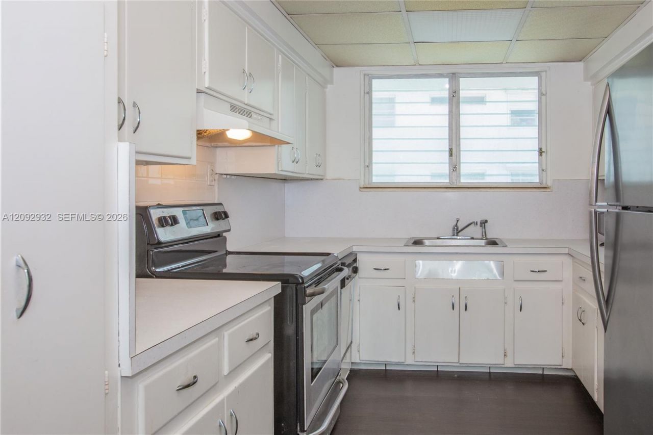10178 Collins Ave , Unit 202, Bal Harbour, FL 33154 Photo