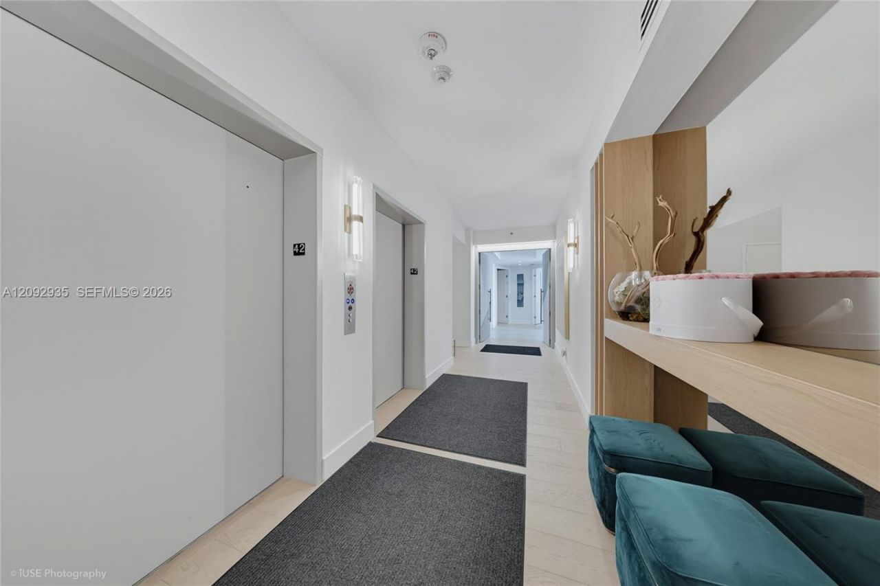 300 S Pointe Dr, Unit 4206, Miami Beach, FL 33139 Photo