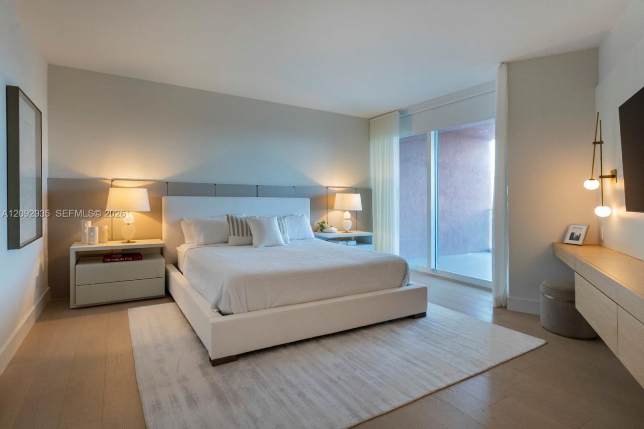 300 S Pointe Dr, Unit 4206, Miami Beach, FL 33139 Photo