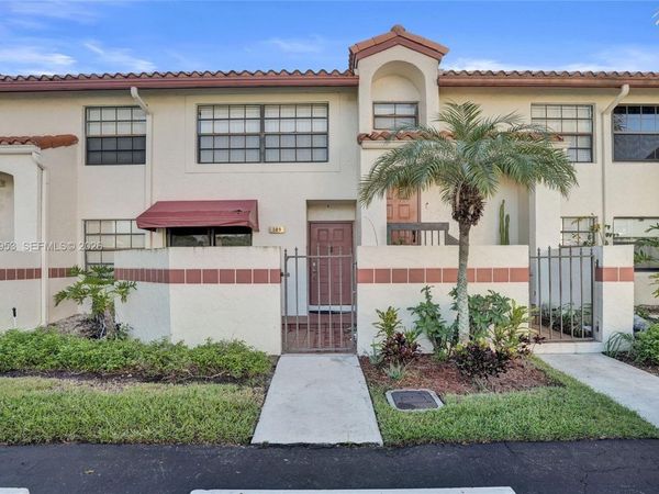105 Liberty Ct , Deerfield Beach, FL 33442