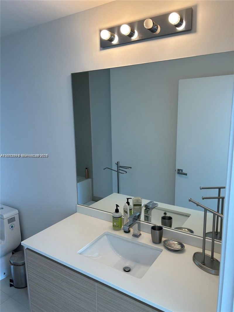 600 NE 27th St , Unit 3003, Miami, FL 33137 Photo