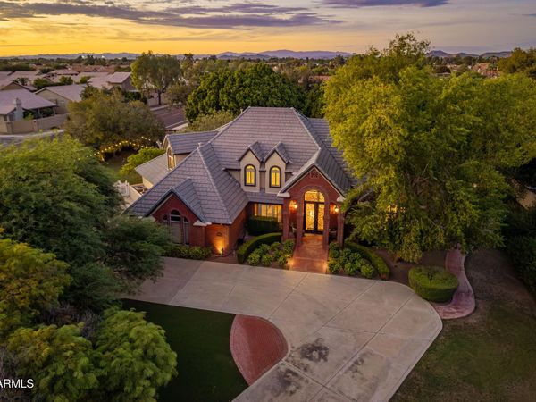 7060 W SURREY Avenue, Peoria, AZ 85381