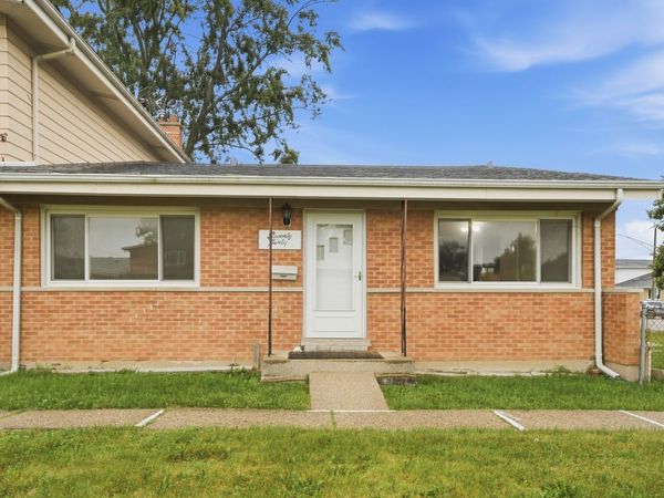7030 W Carol Avenue , Niles, IL 60714