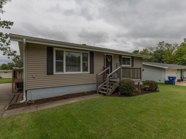 307 7th Avenue , Andalusia, IL 61232