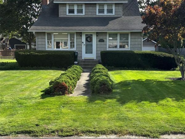 515 Gillette Avenue, Bayport, NY 11705