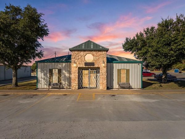 1225 N Brazos Street N, Whitney, TX 76692