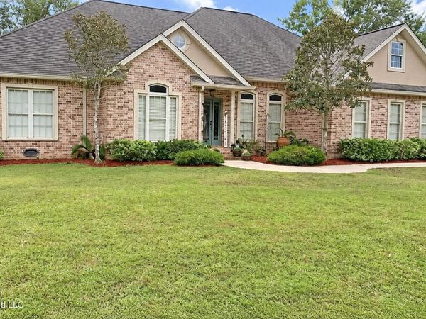 8010 Double Lake Road, Picayune, MS 39466