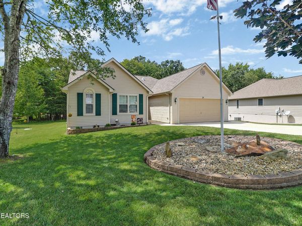 26 Inwood Drive , Crossville, TN 38558