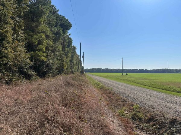 McRae, AR 72102