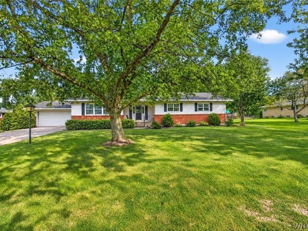 2637 Stony Point Road, Grand Island, NY 14072