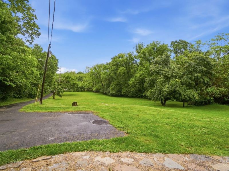 6951 Lesourdsville West Chester Road, Liberty Township, OH 45011 Photo 5