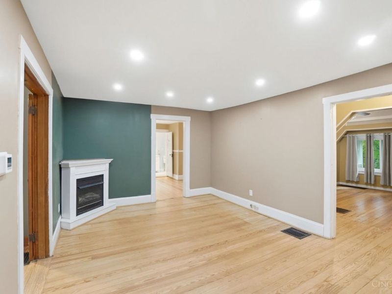 6951 Lesourdsville West Chester Road, Liberty Township, OH 45011 Photo 8